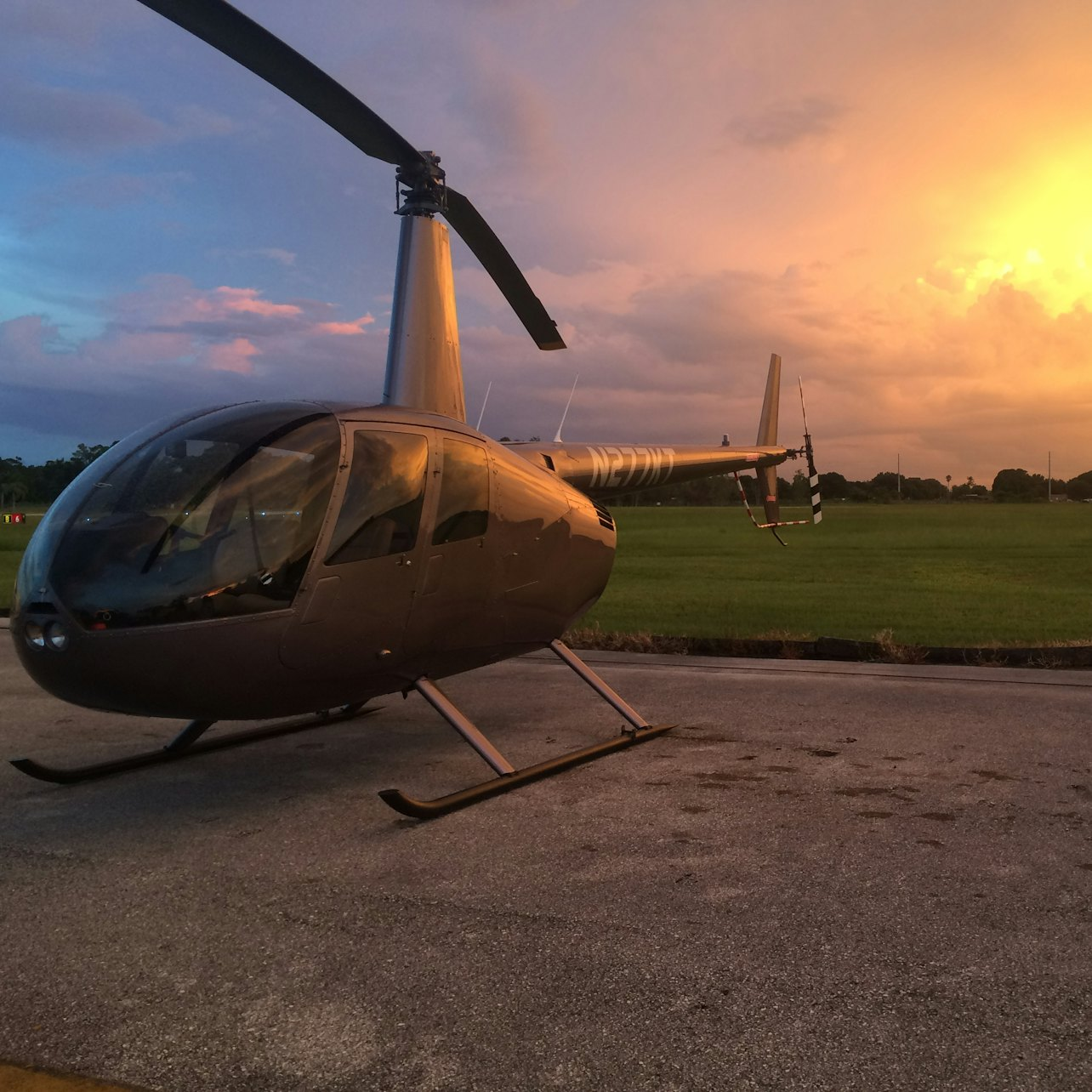 Helicopter 15-min Tour over Orlando Theme Parks - Photo 1 of 7